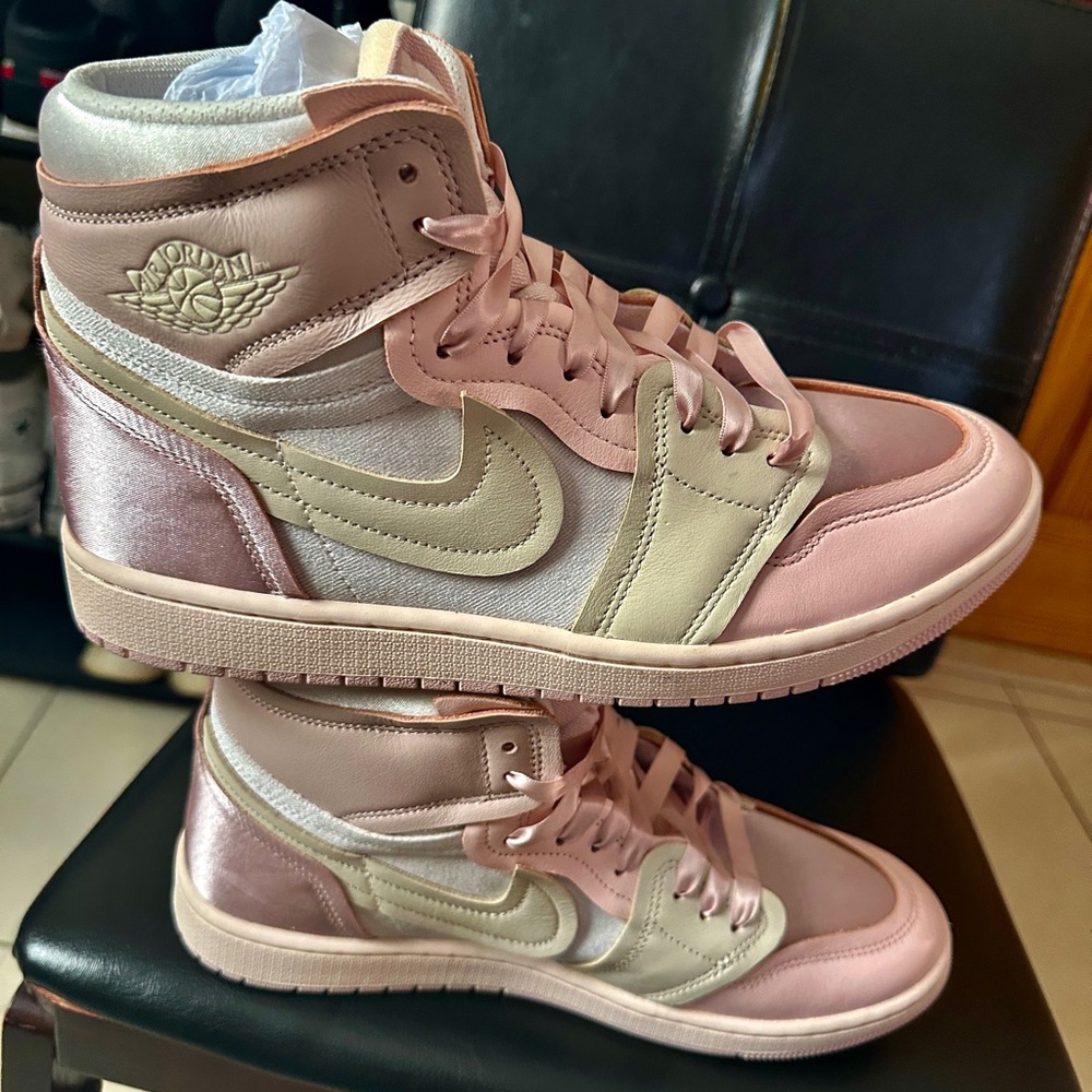Jordan Women's Sneakers in Pink and White - Picture 4 of 6